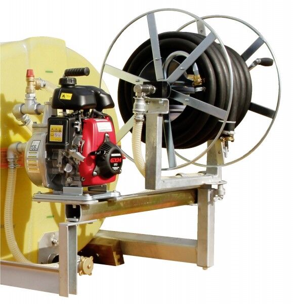 Anbaupumpe mit Schlauchhaspel (Anbauteile Bewässerungsfässer)